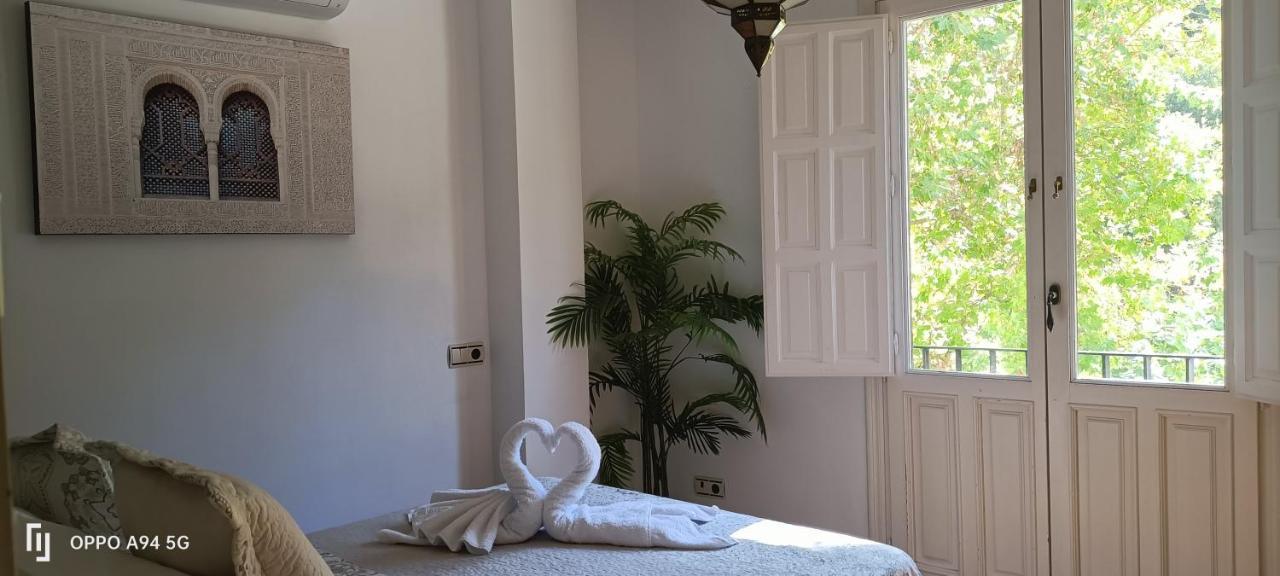 The Nasrid Palace From Your Bed ! Granada Esterno foto