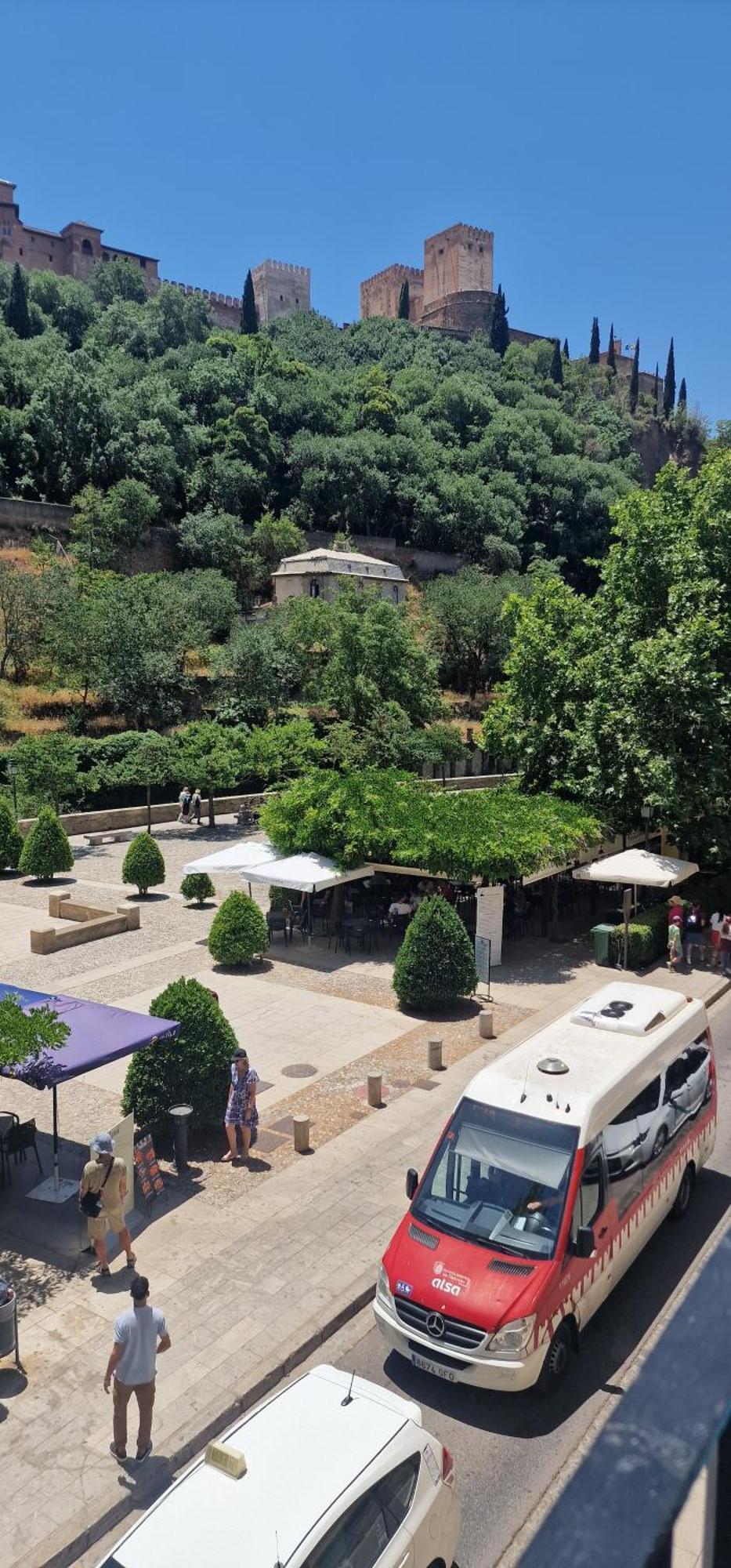 The Nasrid Palace From Your Bed ! Granada Esterno foto