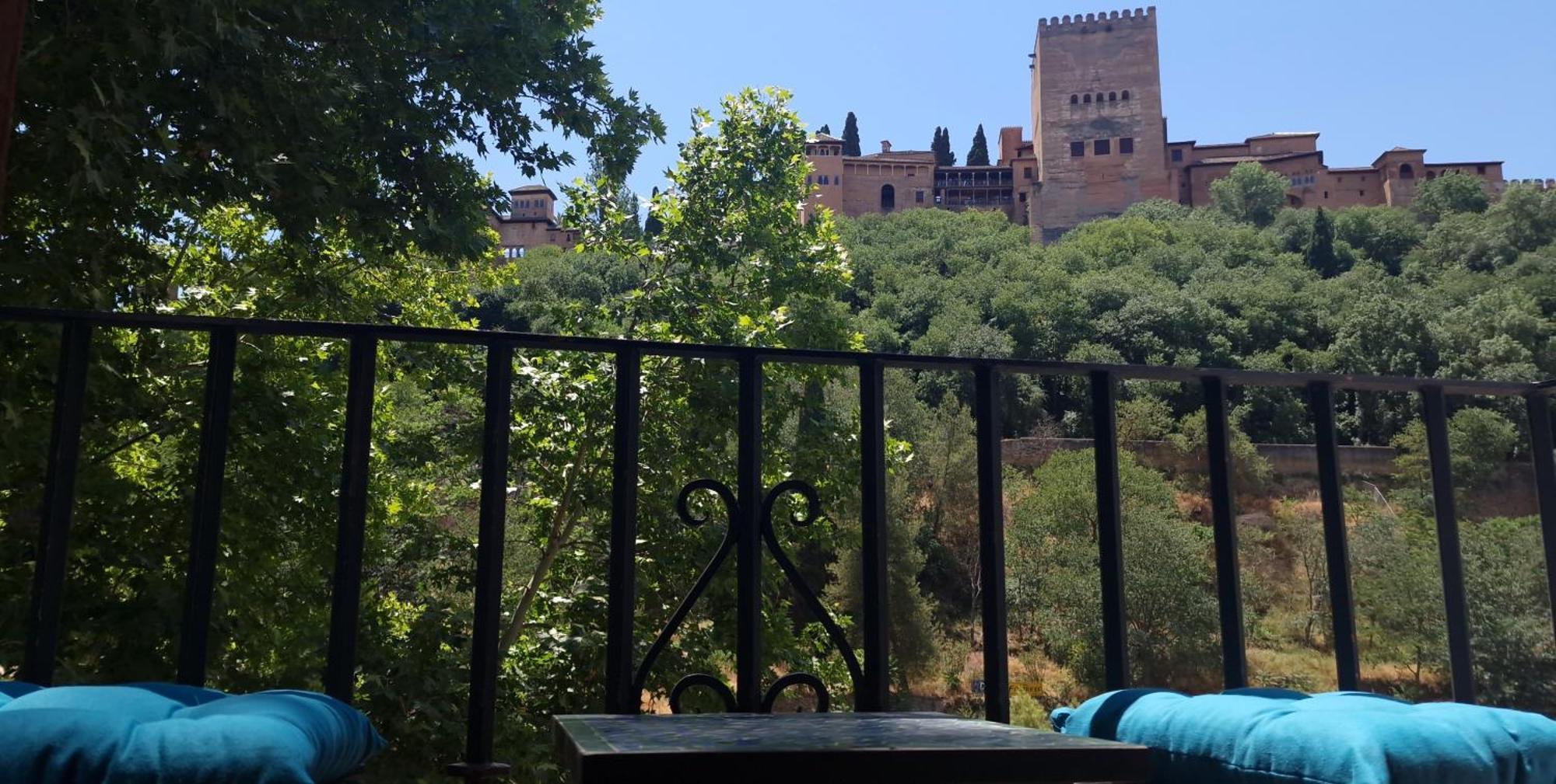 The Nasrid Palace From Your Bed ! Granada Esterno foto